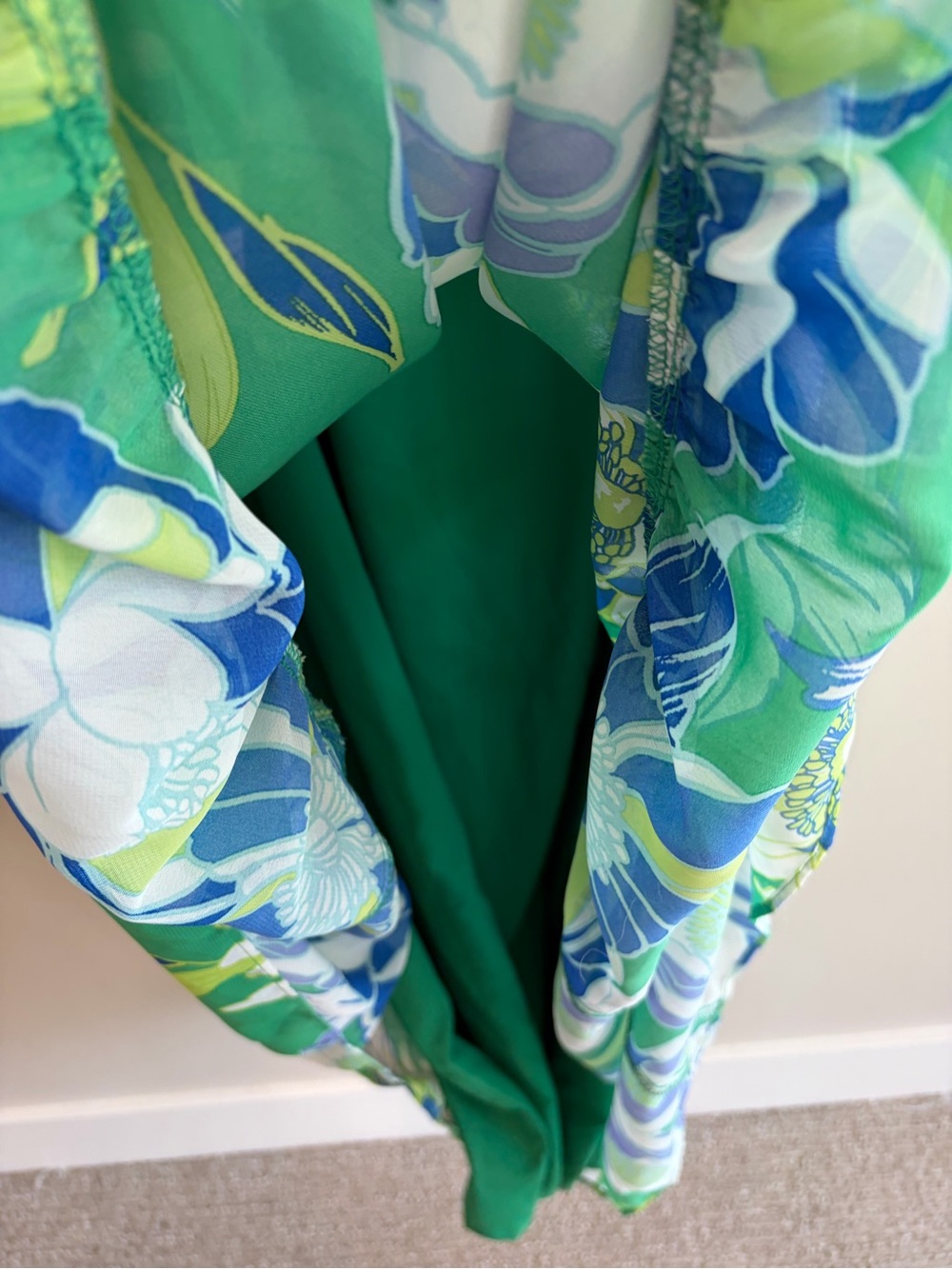 Beautiful JESSICA HOWARD Floor Length Light Flowy Dress in Size 16. - Picture 10 of 15
